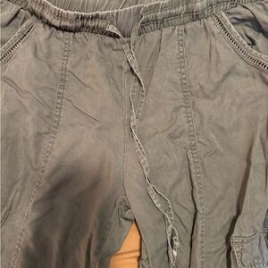 Knox Rose Green Cropped Ankle Pants Relaxed Fit